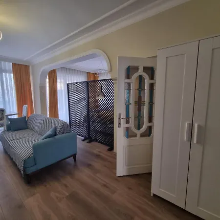 Eski Lara Merkezde Deniz Manzarali Daire Antalya