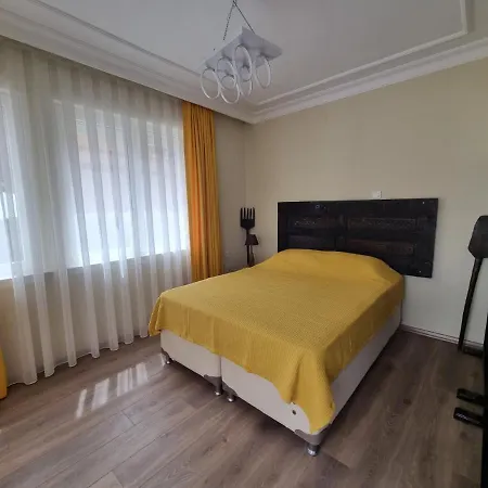 Eski Lara Merkezde Deniz Manzarali Daire *