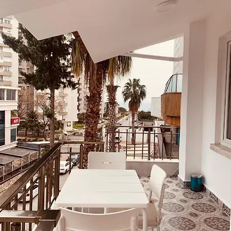 Eski Lara Merkezde Deniz Manzarali Daire Appartement *