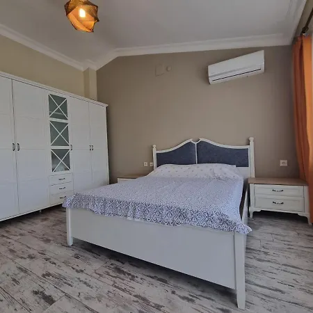 Appartement Eski Lara Merkezde Deniz Manzarali Daire Antalya